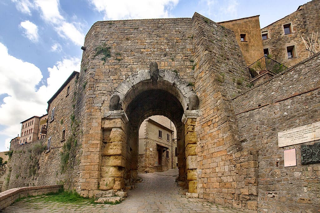 Volterra: Porta all'Arco